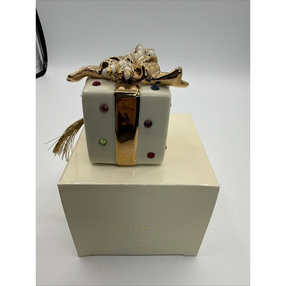Lenox 2003 Jeweled Gift Box Christmas Ornament Gold Trim Missing 1 Gem VTG